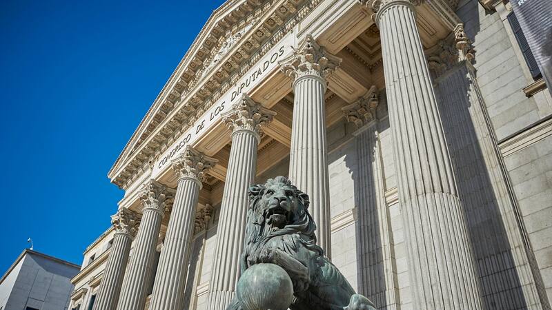 La Mesa del Congreso verá el martes la proposición del PSOE y Junts sobre inmigración.