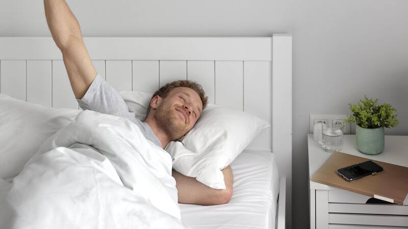 Descubrí cómo implementar tres hábitos sencillos que superan la tradicional dependencia del café o la ducha matutina.