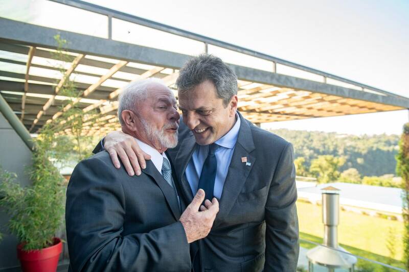 El presidente de Brasil Lula Da Silva con Sergio Massa