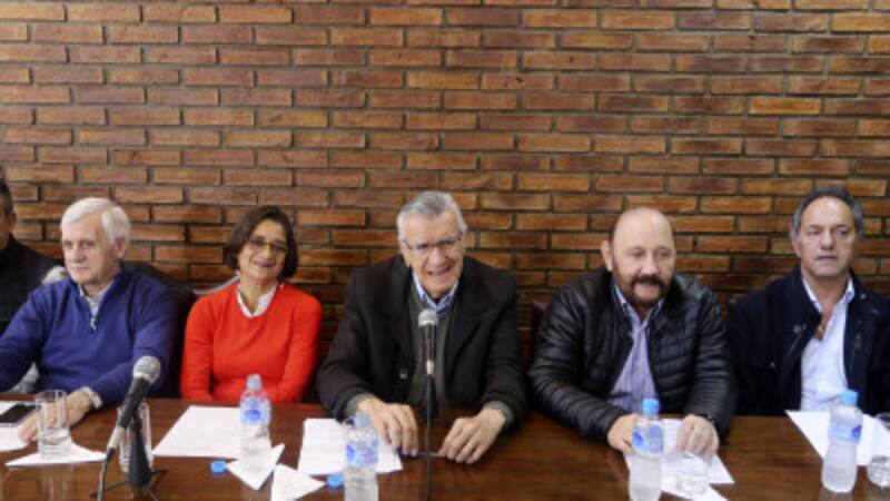 Gioja encabezó la primera reunión partidaria tras la intervención