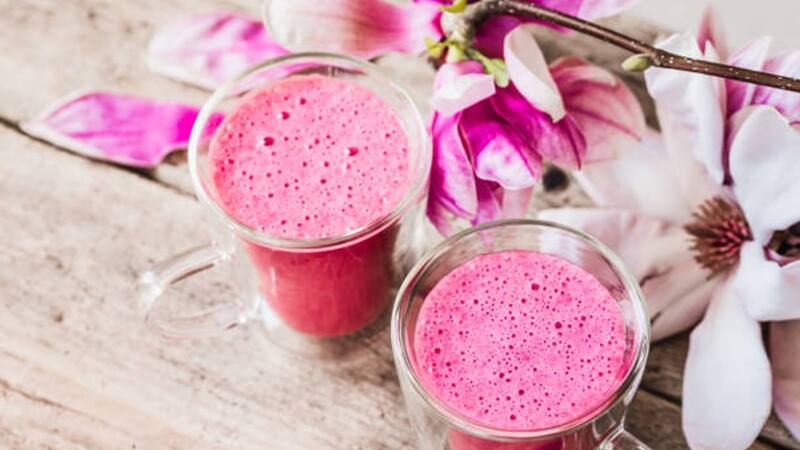 La leche rosa de origen natural que ayuda a combatir muchas patologías.