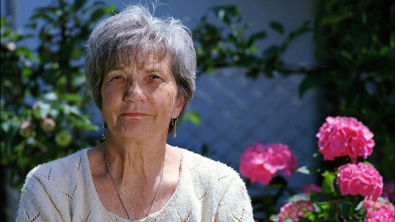 La Pensión Bienestar Mujeres proporcionará un apoyo económico de 3 mil pesos bimestrales a mujeres de 60 a 64 años a partir de 2025.