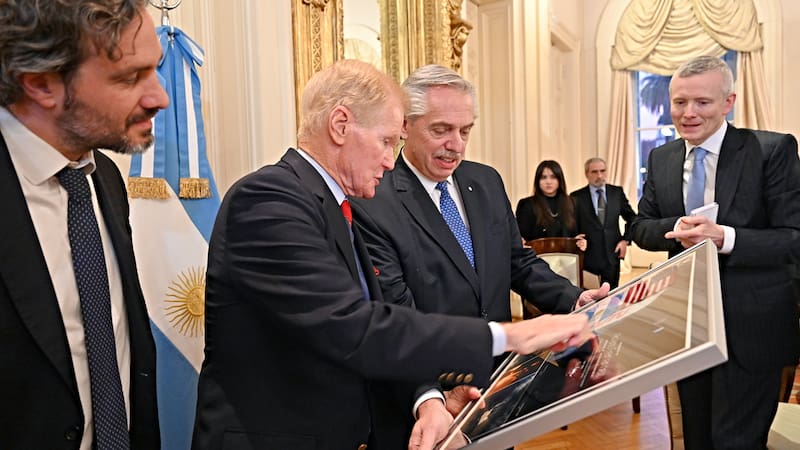 Alberto Fernández recibió al titular de la NASA, Bill Nelson, para profundizar la actividad espacial pacífica conjunta entre ambos países.