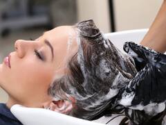 El truco japonés que combate la calvicie y acelera el crecimiento del pelo