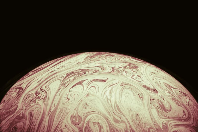 Descubrimiento que desafía lo conocido: científicos encuentran túneles de lava gigantes en Venus. Fuente: Shutterstock.