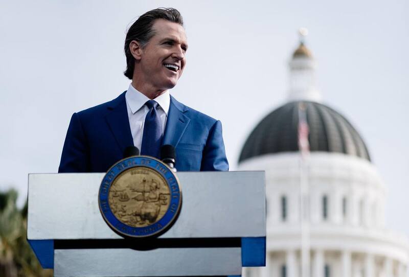 Gavin Newsom firmó una ley que beneficia a trabajadores de la salud, su hora de trabajo alcanzará los USD 25. (Fuente: Instagram de Gavin Newsom)