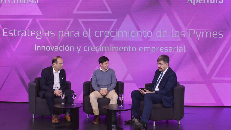 Agustín Viola (Mercado Pago) y Leandro Tangreti (Movistar Empresas) con Hernán de Goñi (El Cronista)