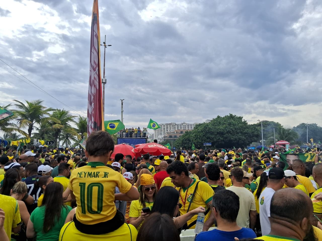Acto de cierre de Flavio Bolsonaro en Barra de Tijuca, Río de Janeiro, rumbo al balotaje