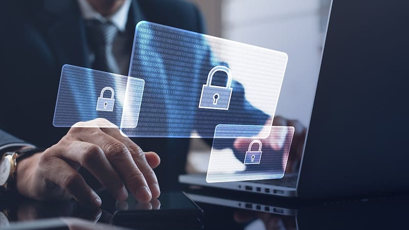 Los ciberdelincuentes pueden usar tu equipo para enviar spam, lanzar ataques a terceros o minar criptomonedas, todo sin que lo sepas.