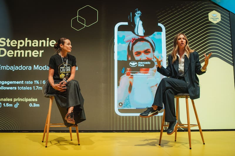 Laura Manzione junto a Stephanie Demner