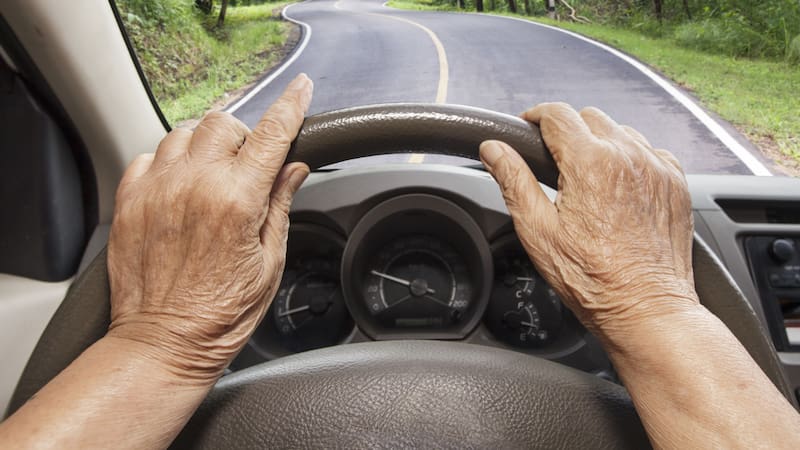 La DGT pone un freno a las renovaciones para los mayores de 65 años.
