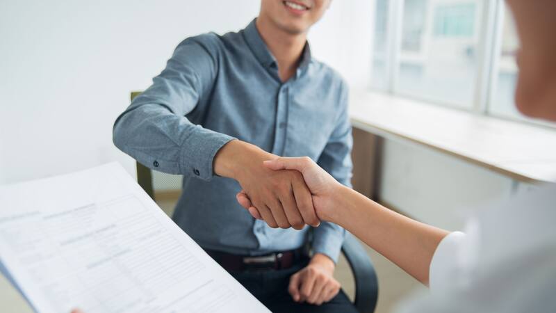 Estas ofertas de trabajo aparecen en el portal web de la compañía en cuestión.