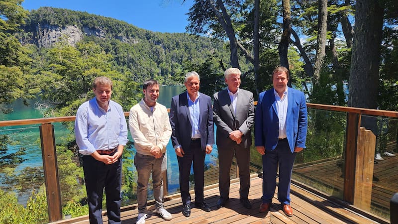 Los gobernadores patagónicos en una toma desde el mirador de El Messidor