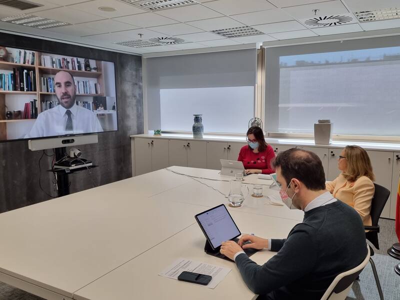 Guzmán en diálogo con la española Nadia Calviño por la negociación con el FMI y temas bilaterales