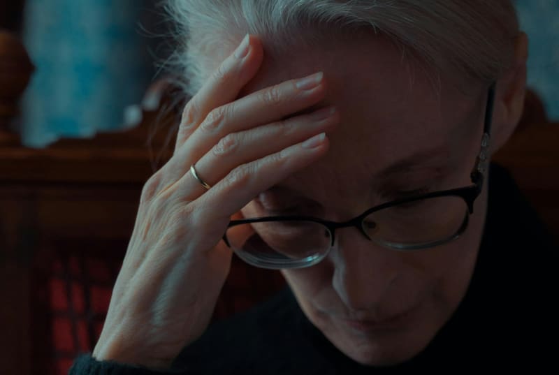 Este fenómeno se vuelve más común cuando estamos fatigados o enfrentamos muchas demandas simultáneas (Fuente: Freepik)