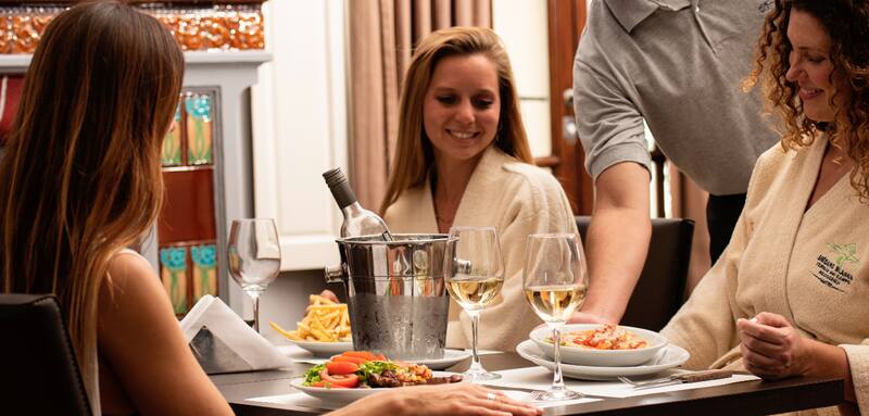 Disfrutá de un abanico de opciones gastronómicas en El Rural Restó.