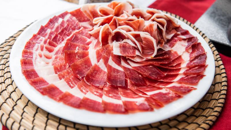 Adiós Mercadona: este es el supermercado con el jamón serrano e ibérico más barato.