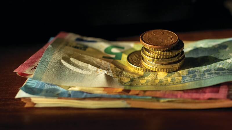 Además de sus buenos salarios, en este país hay muchas vacantes, especialmente para jóvenes.