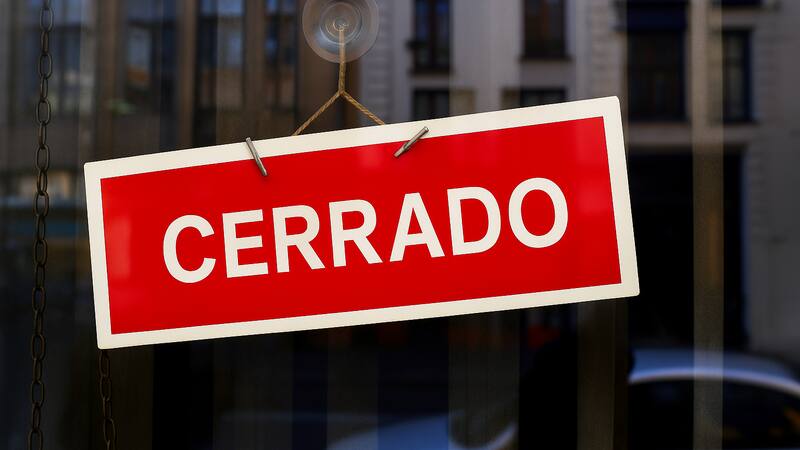 Se despide el supermercado más histórico del país: casi 60 sucursales bajarán sus persianas por la crisis.