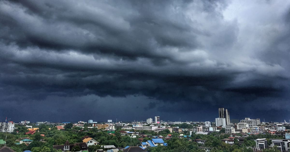 Se acerca un diluvio histórico y habrá fuertes ráfagas de viento y caída de granizo: dónde rige alerta máxima