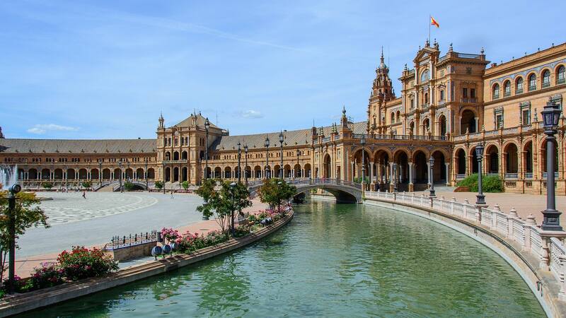 Sevilla es una ciudad muy elegida para una escapada perfecta, pero que además integra esta red de la UNESCO hace ya varios años.