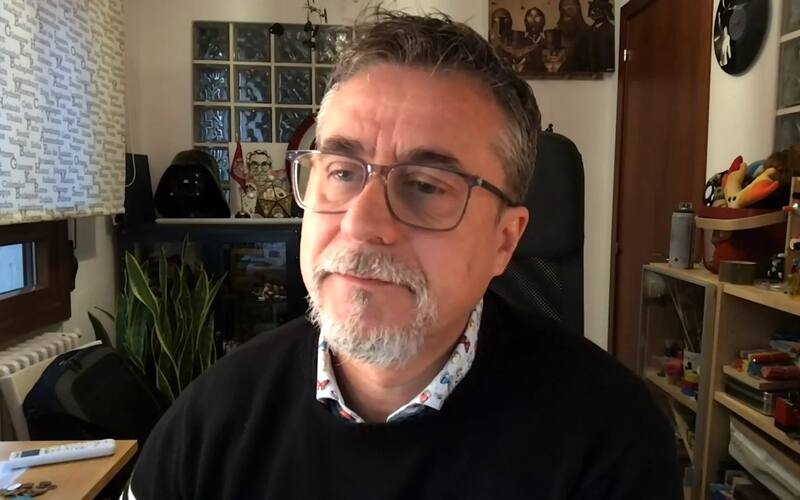 El inmunólogo español, Alfredo Corell, comparó a la variante Ómicron con el sarampión.