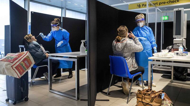 El estudio analizó las infecciones por coronavirus en más de 8500 hogares daneses entre diciembre y enero.