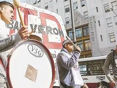 Movimientos sociales extienden el acampe en el centro porteño