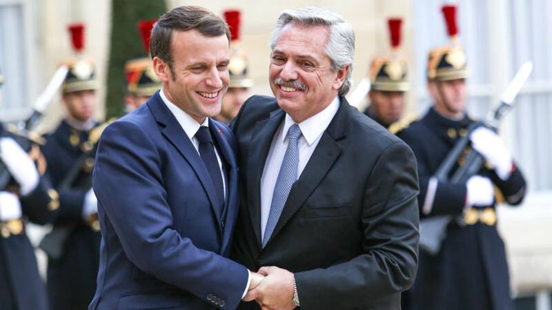 Alberto Fernández y Emmanuel Macron tienen una relación de amigos y aliados que se reforzará con la nueva cumbre entre ambos en París.