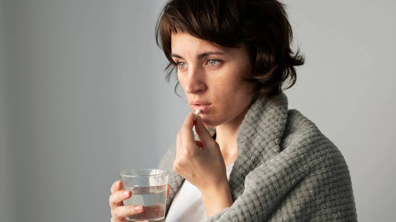 Esta alerta cobra relevancia en un contexto de uso masivo y frecuente de este medicamento, incluso sin supervisión médica. Fuente: Freepik.