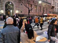 Dólar: por la devaluación, se esperan más tours de compras de turistas extranjeros a la Argentina