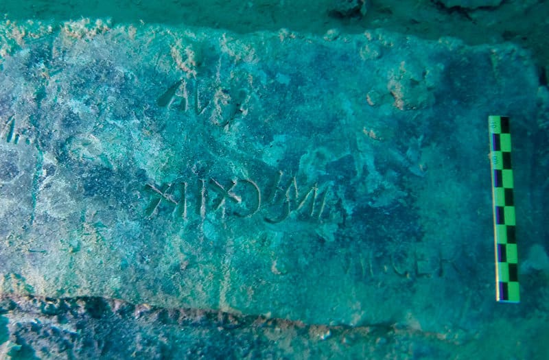 Los lingotes de plomo llevan impresa la leyenda impresa. Fuente: National Geographic.