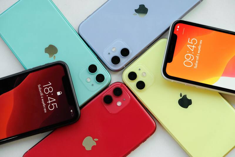 Los iPhone 15 fueron muy bien recibidos por el público. Fuente: Archivo.