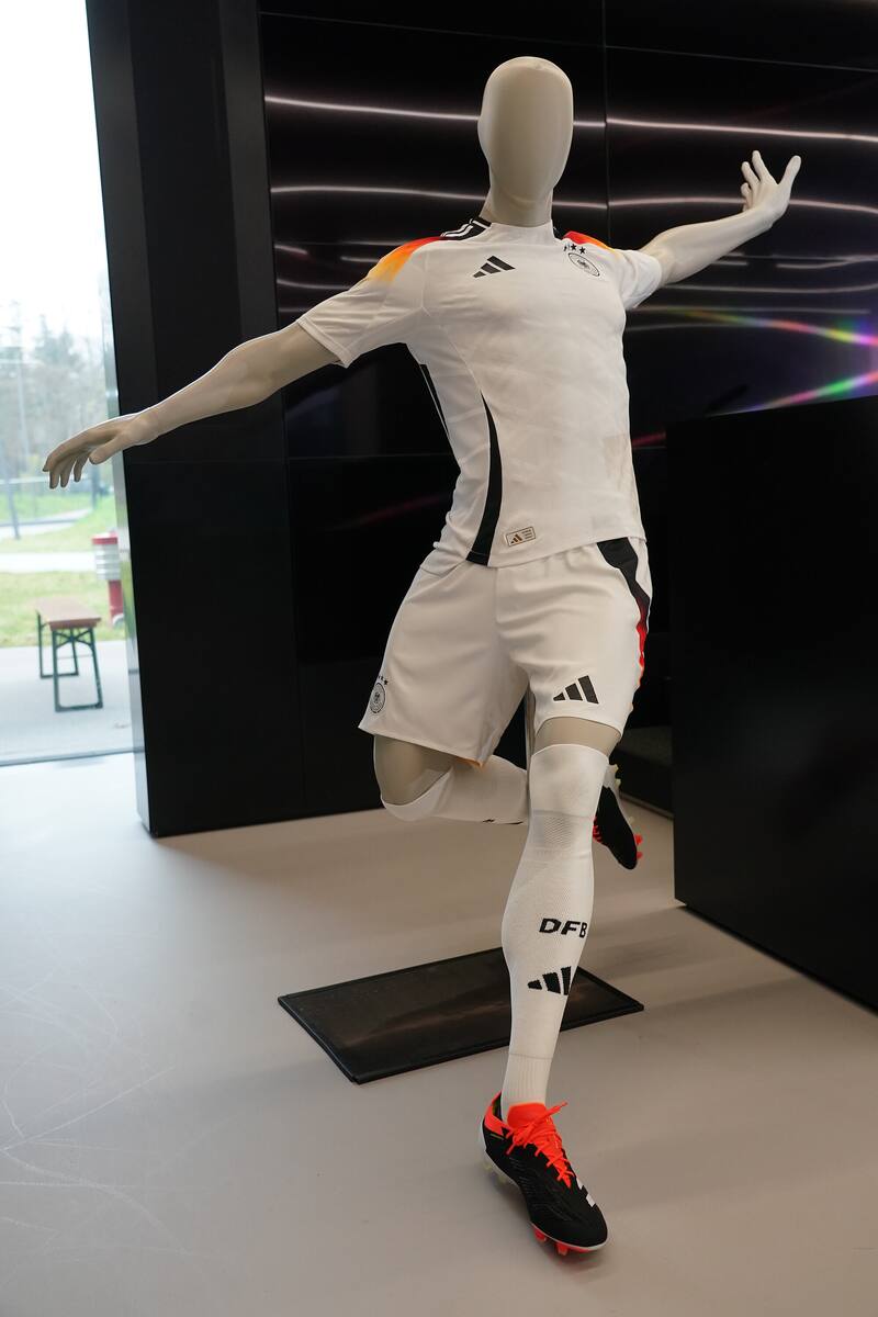 Adidas había lanzado este mes la camiseta con la que Alemania jugará la Eurocopa de este año.