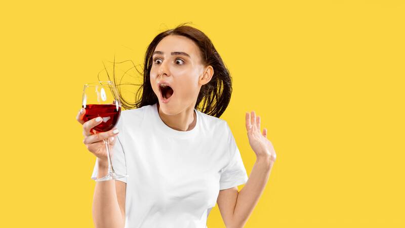 Ingerir unas 30 copas de vino por mes puede ayudar a tu corazón