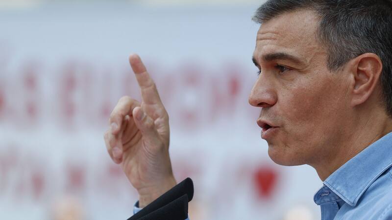 Sánchez anticipa que antes del verano presentará medidas para "regenerar la democracia".