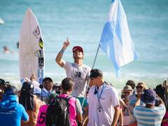 Quién es el "Messi del surf" que se consagró campeón del mundo en Japón