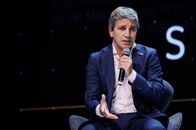 En conjunto con el Presidente, el Ministro de Economía dio el visto bueno para que el piso de Ganancias no sea de 1,2 millones de pesos.