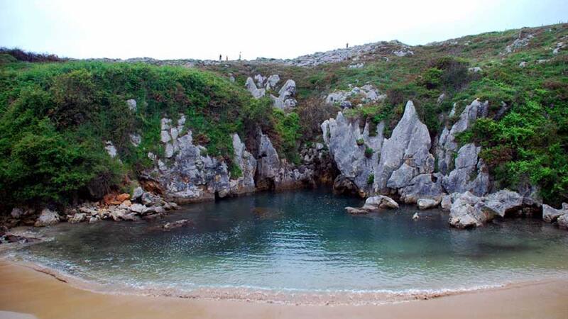 Esta playa escondida es una de las más bonita de Asturias y está entre las mejores 30 del mundo.