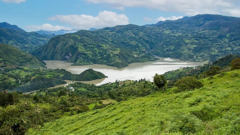 No es Guatapé: este embalse es el nuevo favorito de los turistas y está a solo 3 horas de Bogotá.