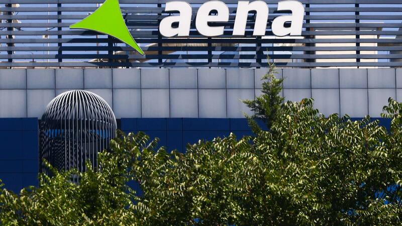 Aena se enfrenta a la presión de TCI, su principal socio privado que exige mantener la gestión centralizada de los aeropuertos frente a las autonomías.