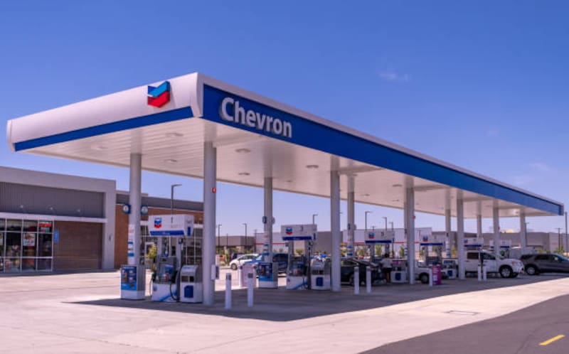 Chevron tuvo menos ganancias en 2024 que en 2023. Fuente: Archivo.