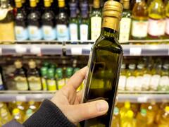 El condimento que todos tienen en la cocina que está lleno de colágeno, previene el envejecimiento y elimina las manchas del sol