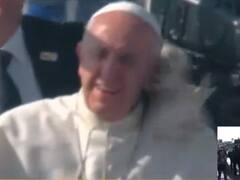 Video: Le tiraron un diario al Papa y le pegó en la cara