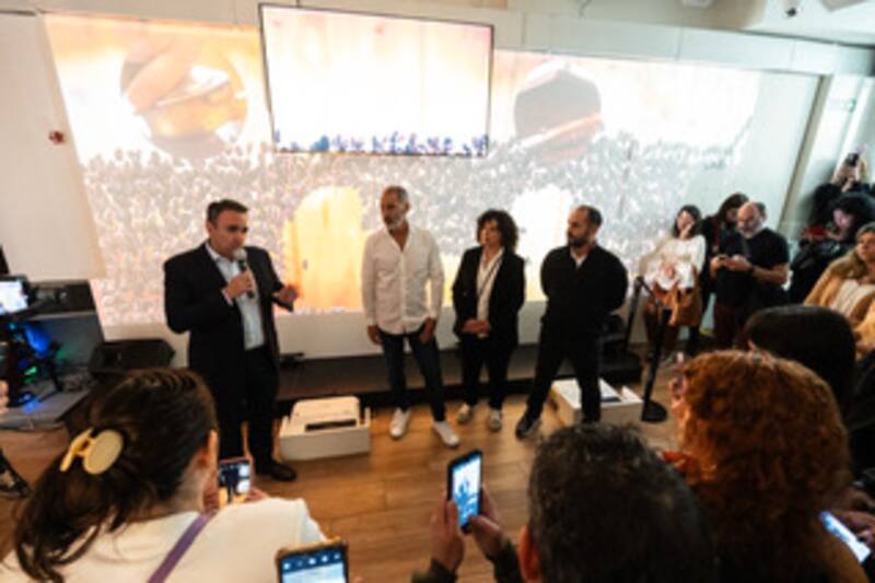 Leandro Canabe, gerente general de Café Martínez y los tres hermanos Salas Martínez durante el festejo