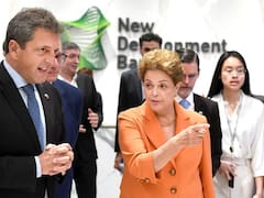 El Gobierno apuesta a obtener fondos inmediatos con el banco de los BRICS: qué antecedentes mira