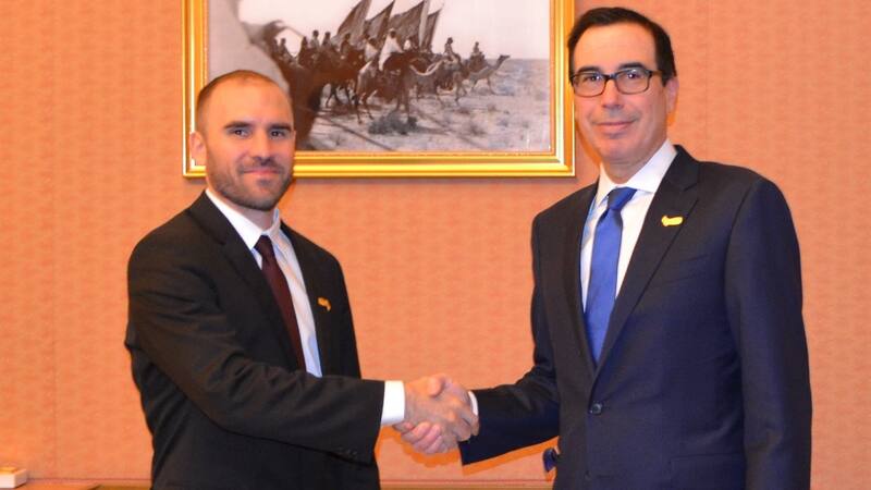 Martín Guzmán, junto al secretario del Tesoro de EEUU, Steven Mnuchin
