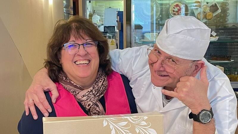 Tienen 68 años, son argentinos y abrieron su panadería en España: así es como lograron un éxito de ventas.