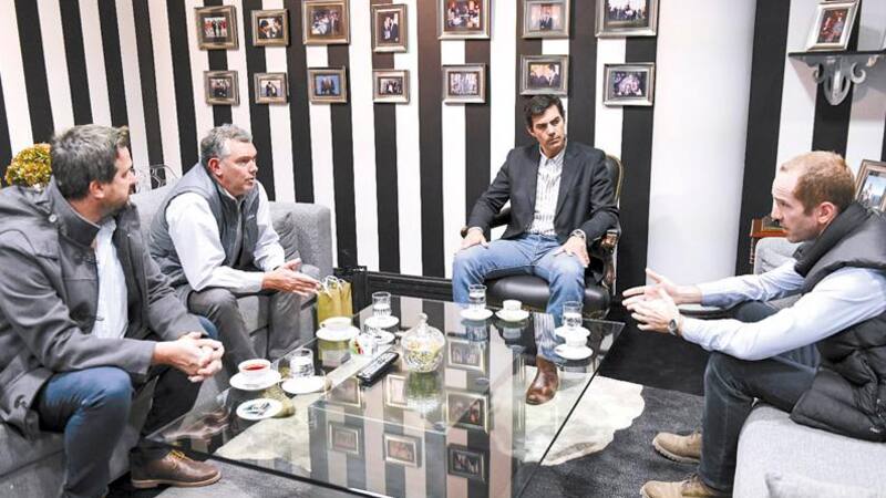 Directivos de Peñaflor, la semana pasada con Urtubey