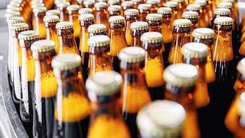 Empresa y trabajadores avanzan en un preacuerdo tras anuncio del cierre de la planta cervecera de Minas